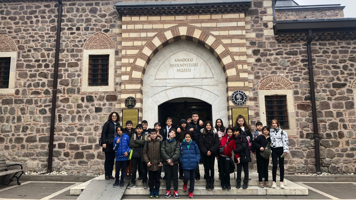 5/D ve 7/C sınıfları PTT Müzesi, Anadolu Medeniyetleri Müzesi ve Ankara Kalesi gezisi gerçekleştirdik.